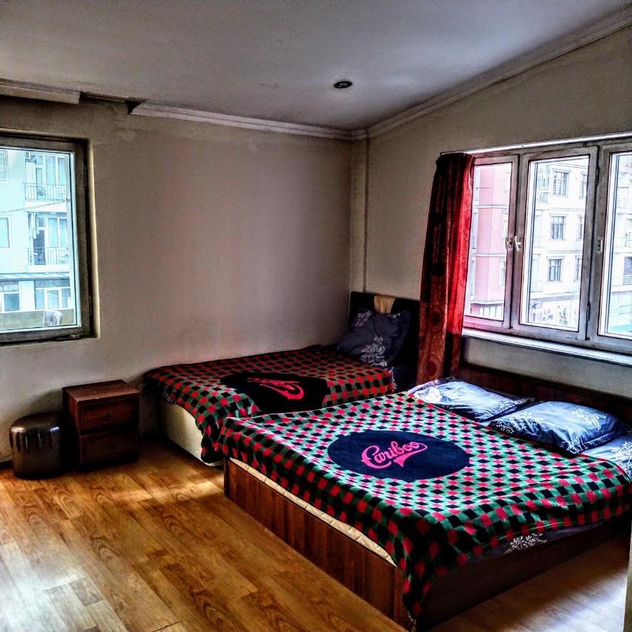 Masala Hostel Batumi Ngoại thất bức ảnh