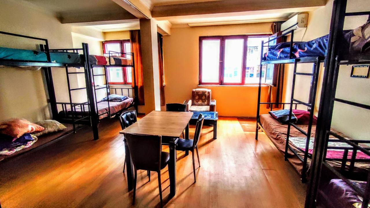 Masala Hostel Batumi Ngoại thất bức ảnh