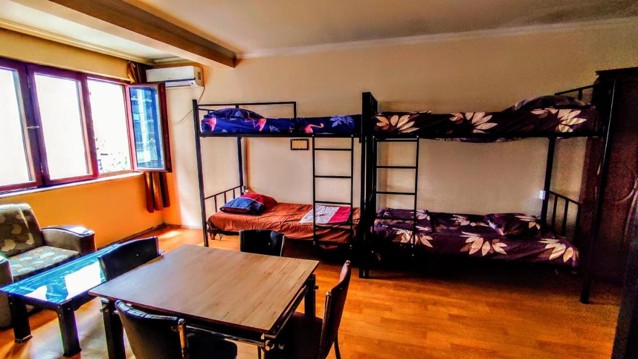 Masala Hostel Batumi Ngoại thất bức ảnh