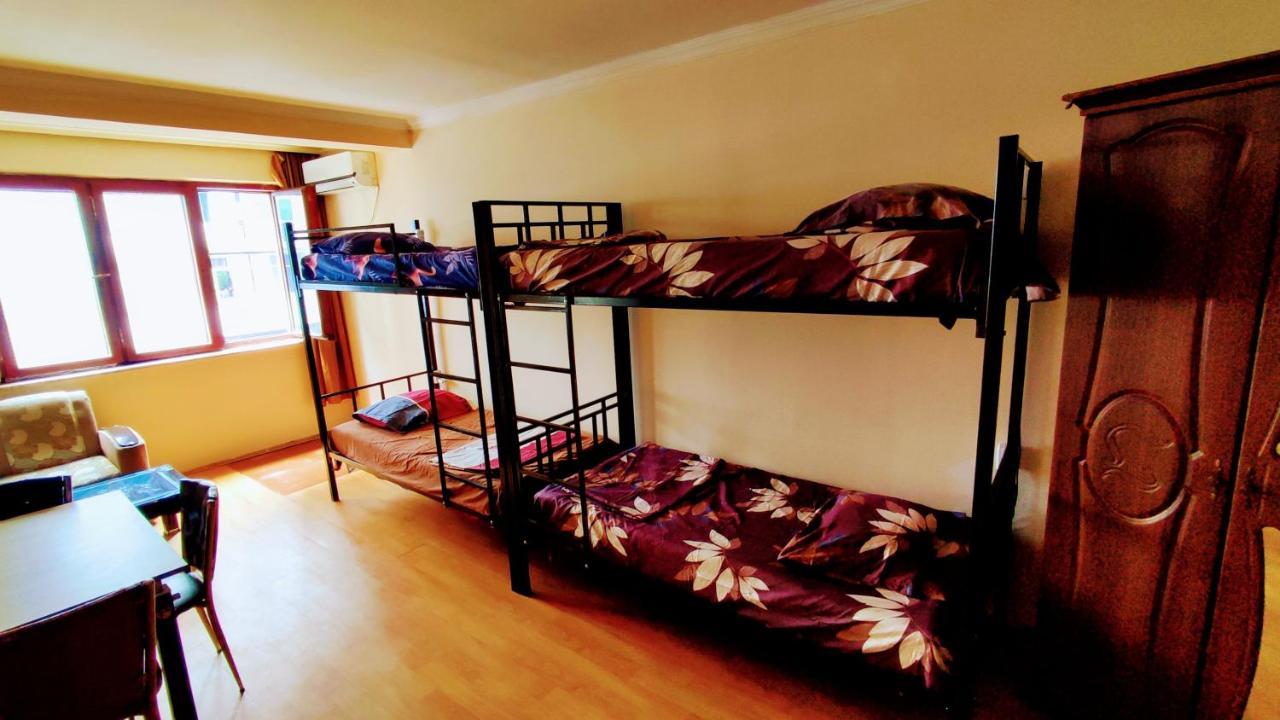 Masala Hostel Batumi Ngoại thất bức ảnh